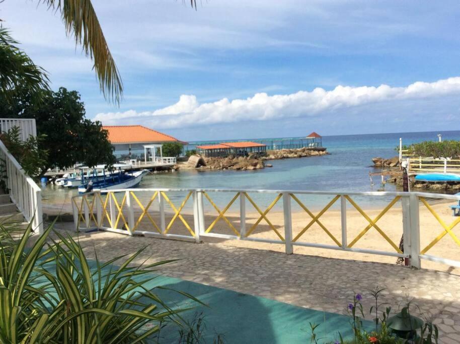 Lush Tropical Apartment Located In A 4-Star Resort Runaway Bay Exterior photo